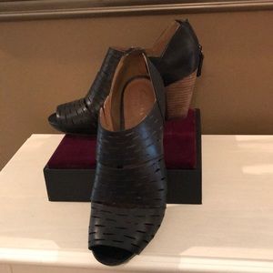 Stylish Open-toe Bootie sz.7